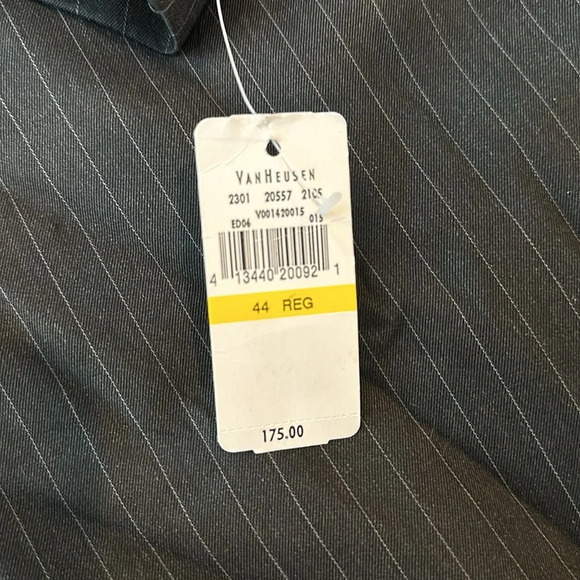 Van Heusen Suit Jacket - Picture 4 of 4